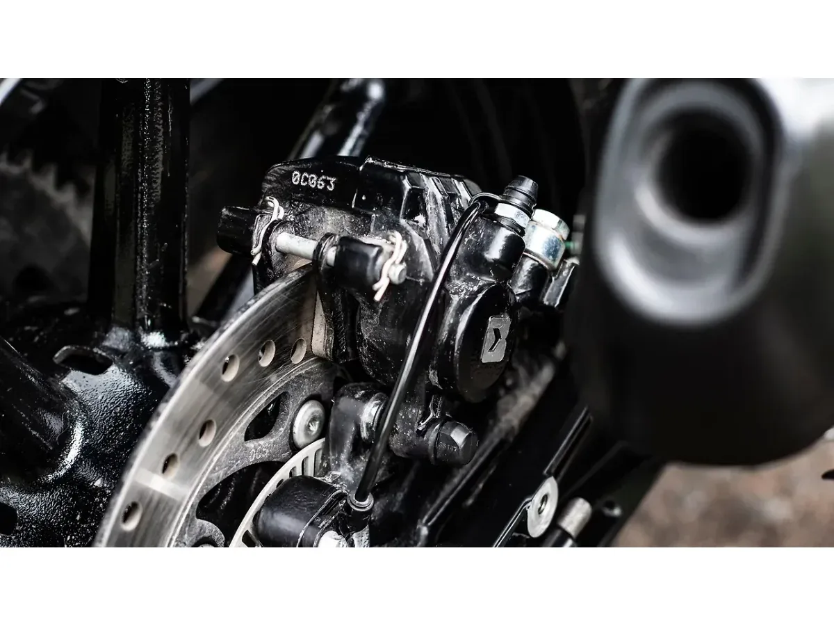 Husqvarna Svartpilen 250 rear disc brake