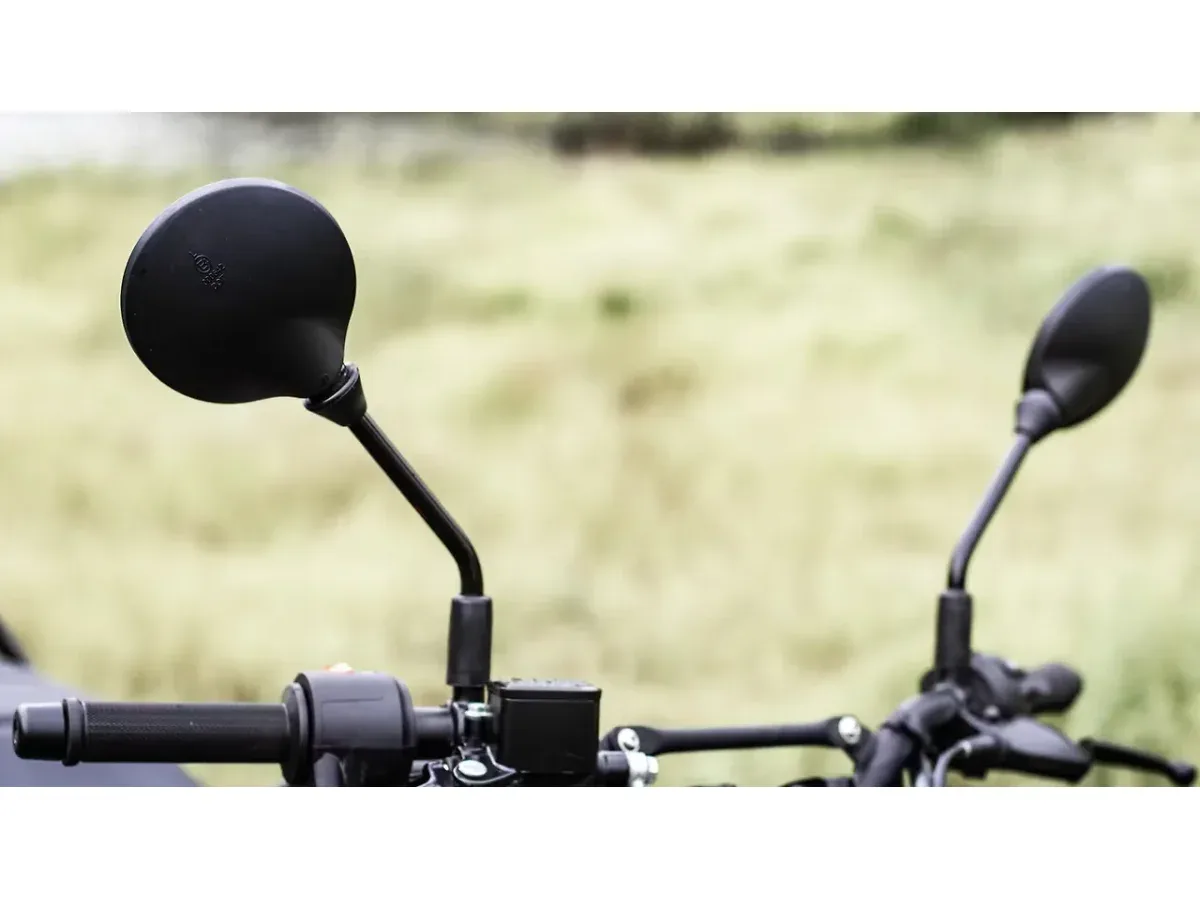 Husqvarna Svartpilen 250 rear-view mirrors