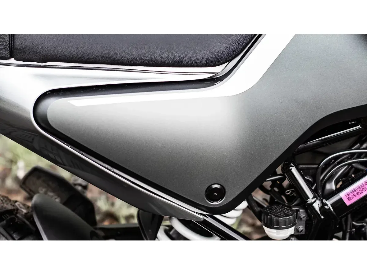 Husqvarna Svartpilen 250 trellis frame