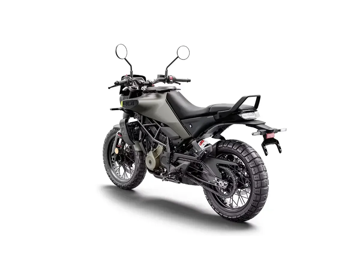 Husqvarna Svartpilen 401 rear left three-quarter view