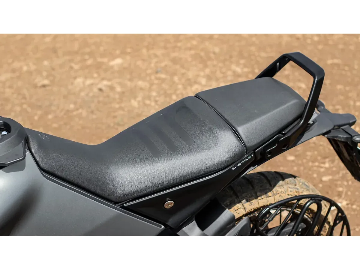 Husqvarna Svartpilen 401 seat