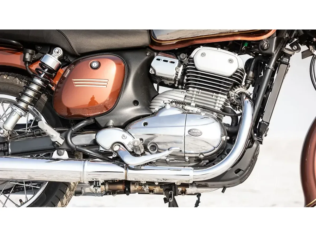 Jawa 350 engine right side