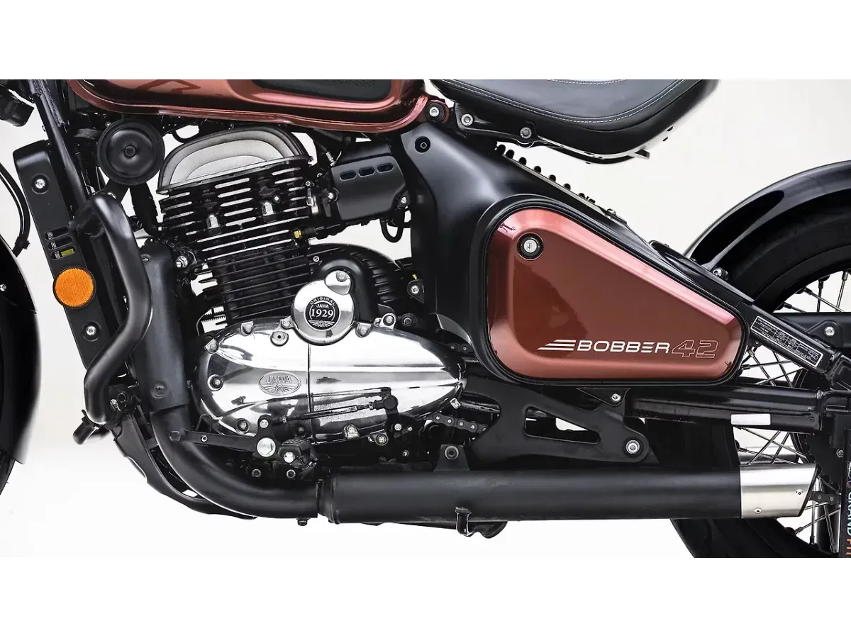 Jawa 42 Bobber engine left side