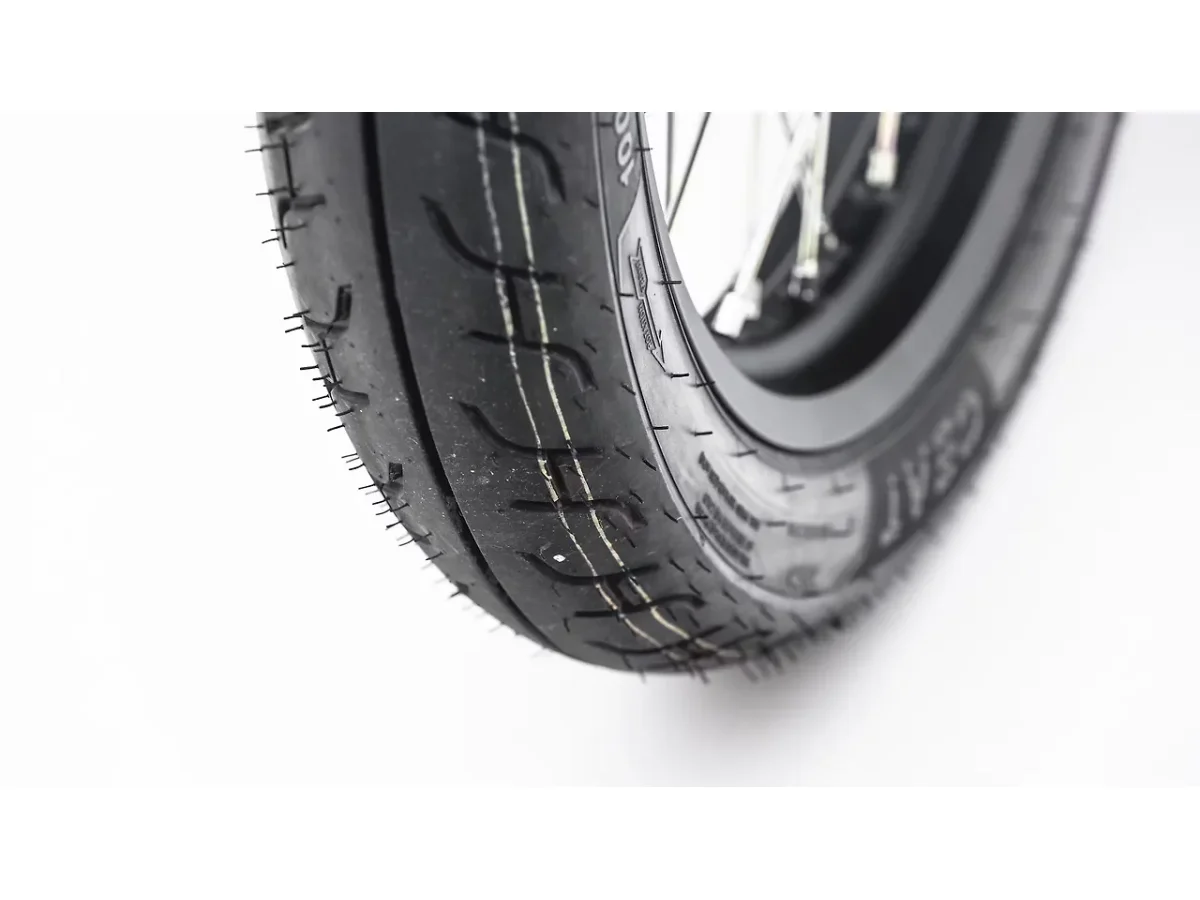 Jawa 42 Bobber front tyre