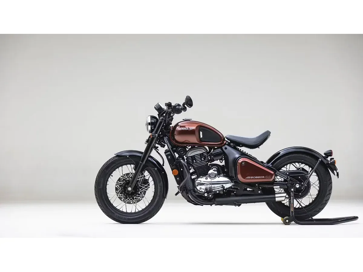 Jawa 42 Bobber left side profile