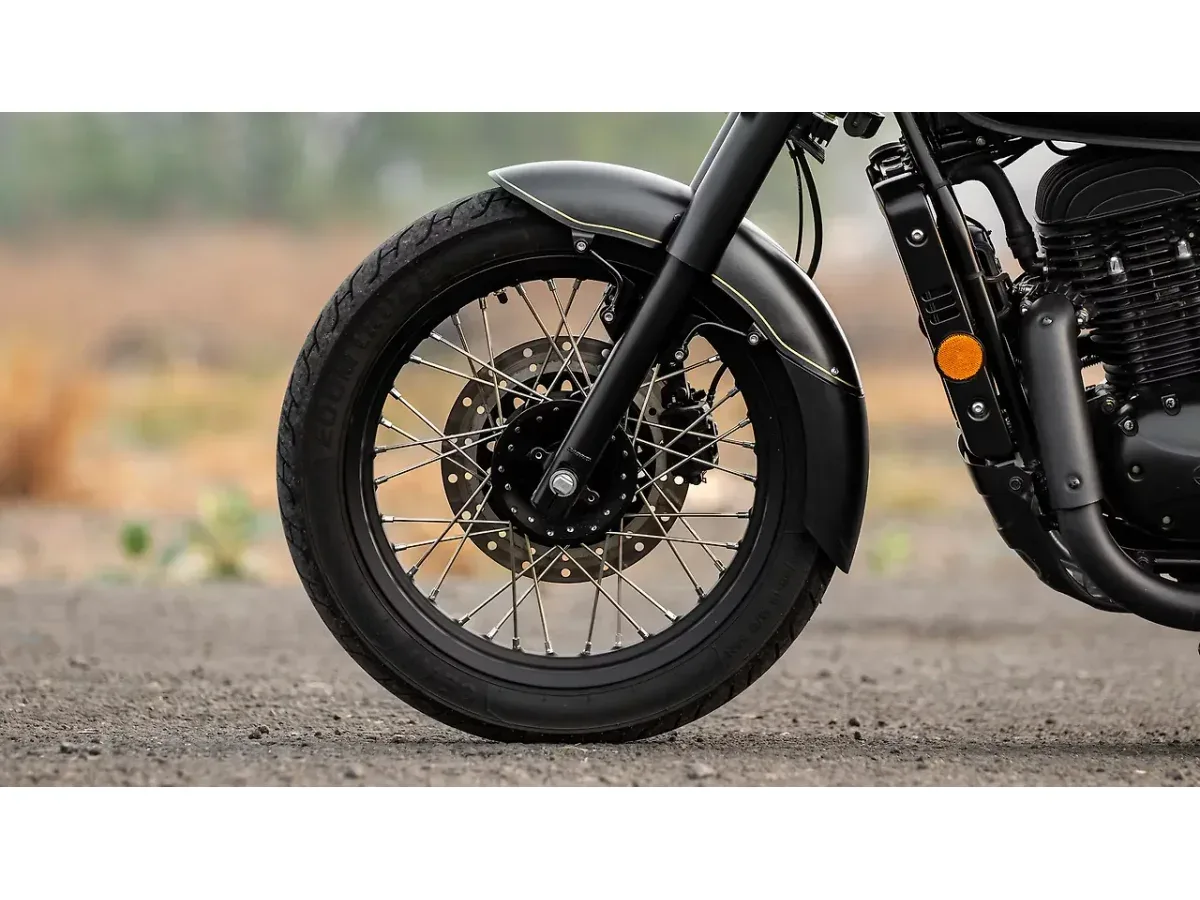 Jawa Perak front cross-spoke wheel