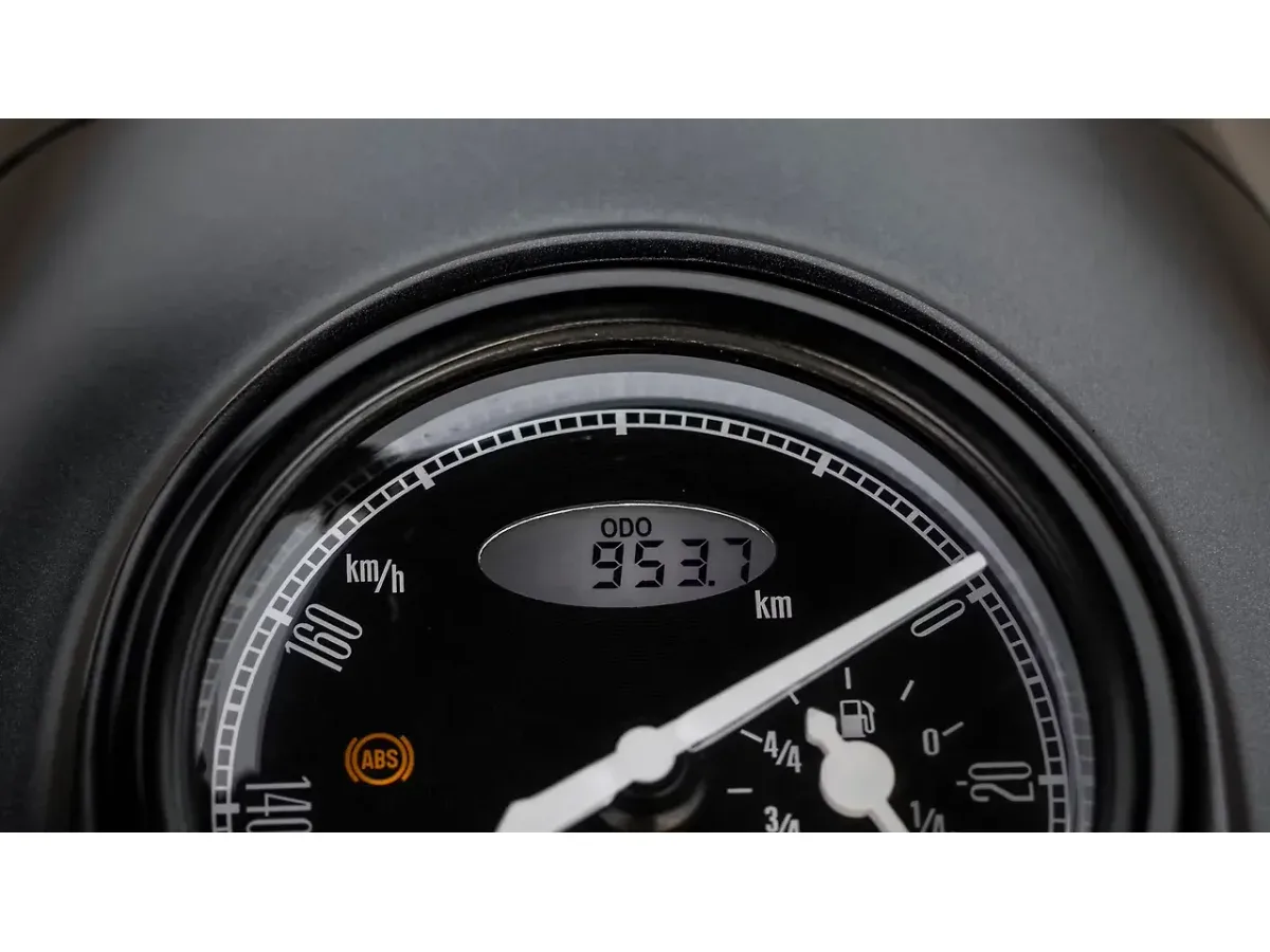 Jawa Perak instrument cluster