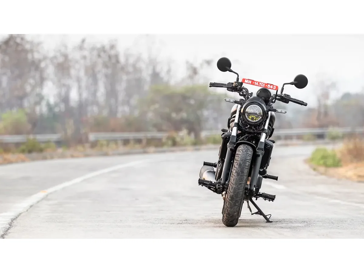 Kawasaki Eliminator front view