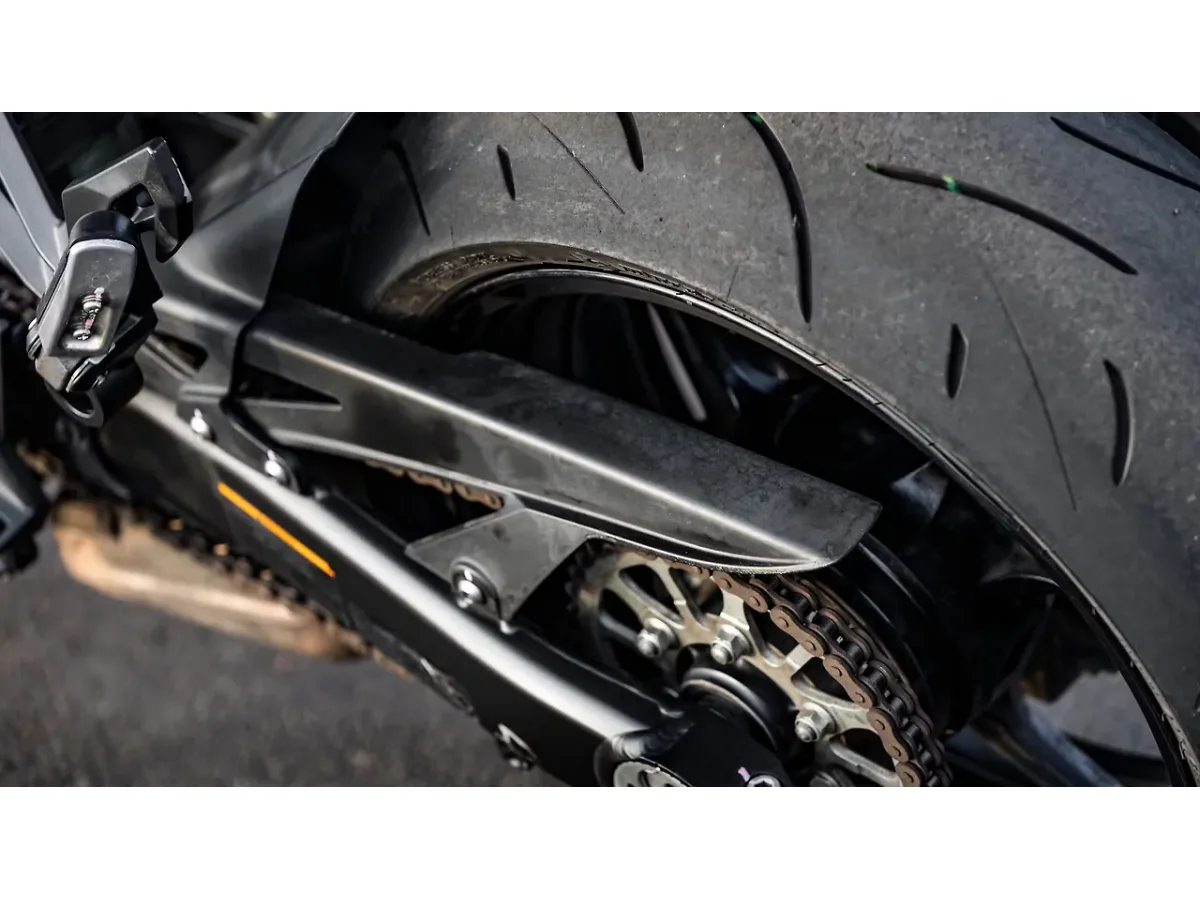 Kawasaki Ninja 1000 chain cover