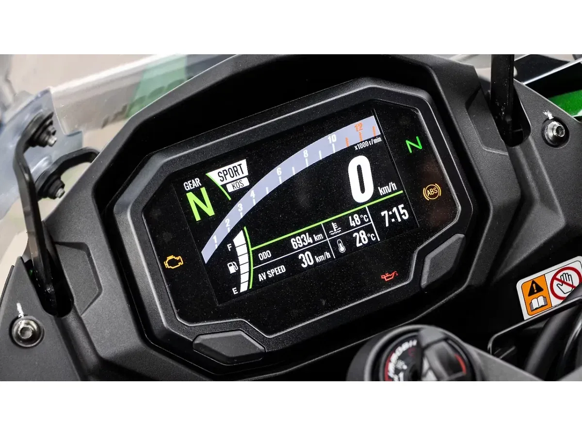 Kawasaki Ninja 1000 TFT instrument cluster