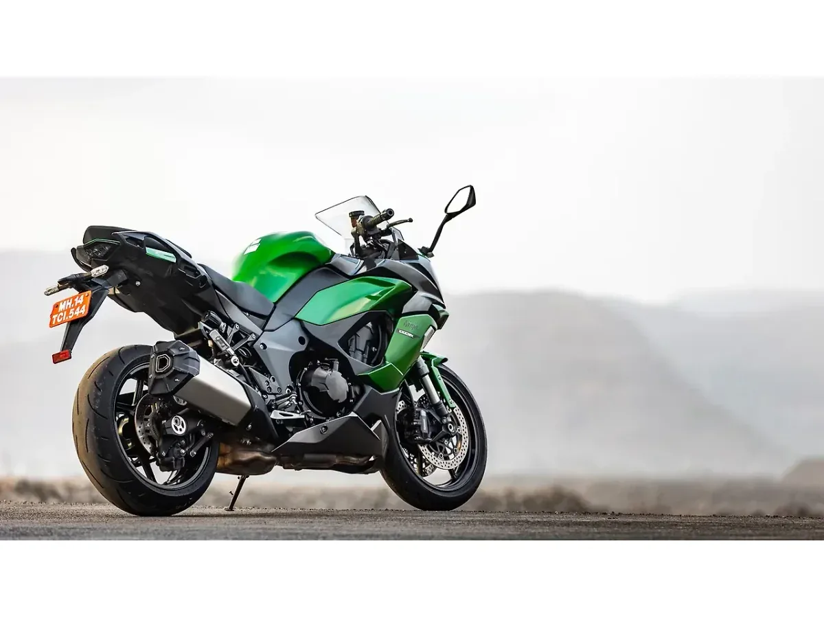 Kawasaki Ninja 1000 right rear three-quarter view outdoors