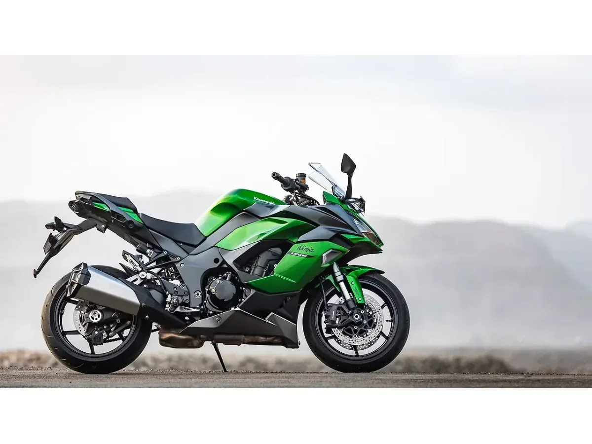 Kawasaki Ninja 1000 right side profile