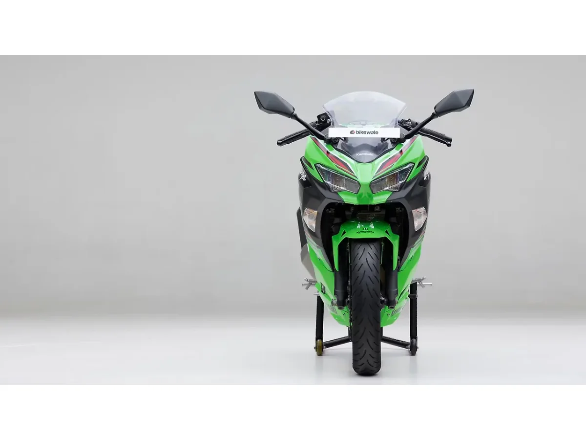 Kawasaki Ninja 400 front view