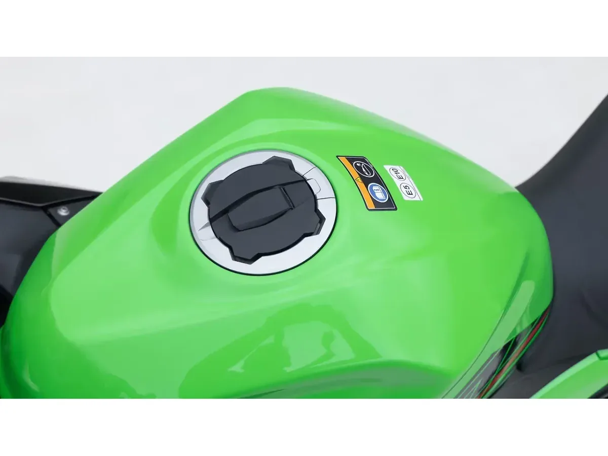 Kawasaki Ninja 400 fuel tank cap