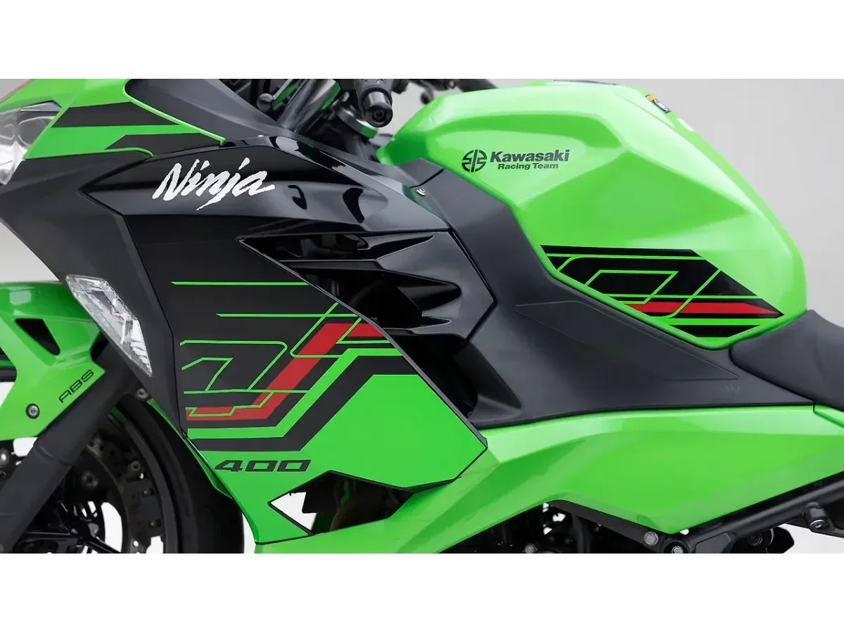Kawasaki Ninja 400 fuel tank graphics