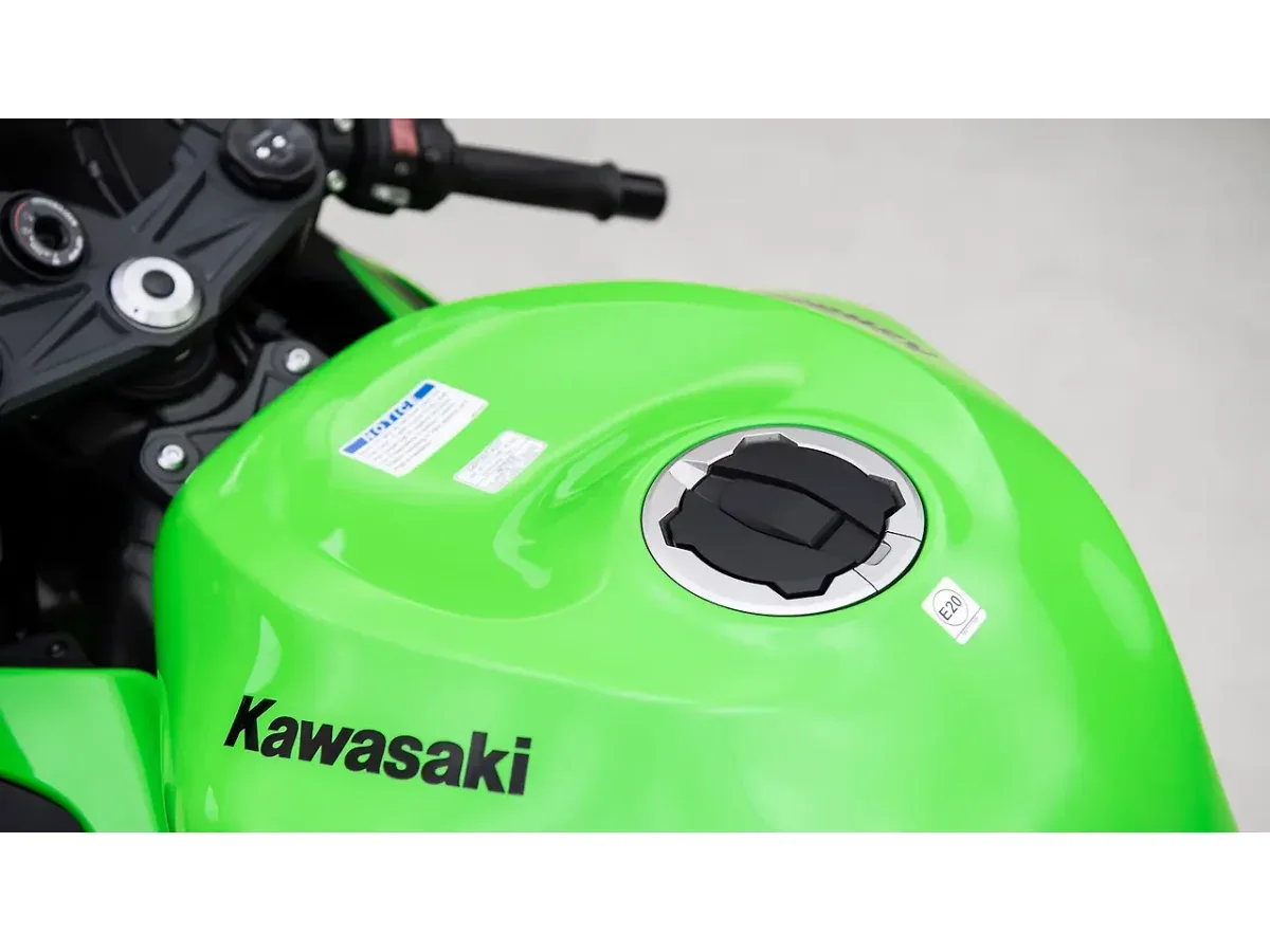 Kawasaki Ninja ZX-6R fuel tank with Kawasaki branding