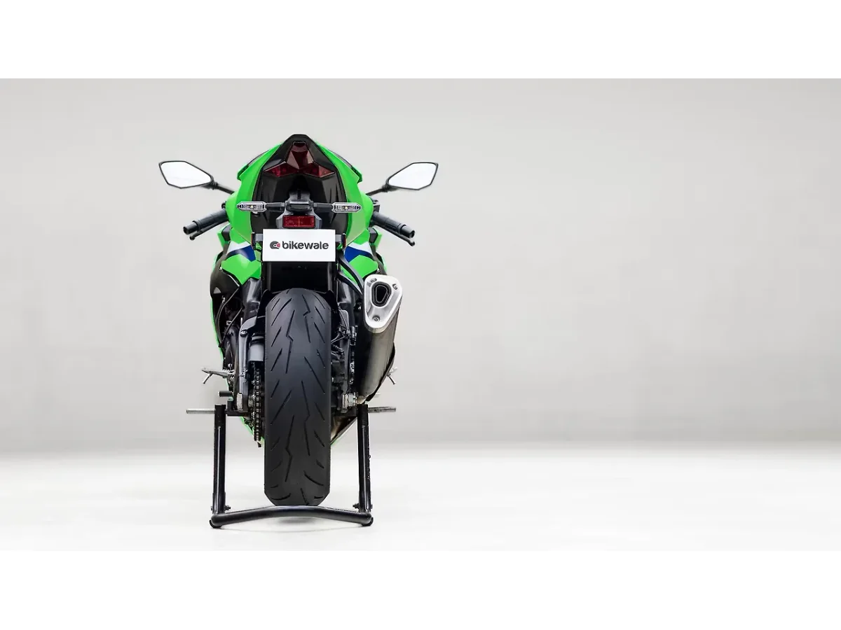 Kawasaki Ninja ZX-6R rear view