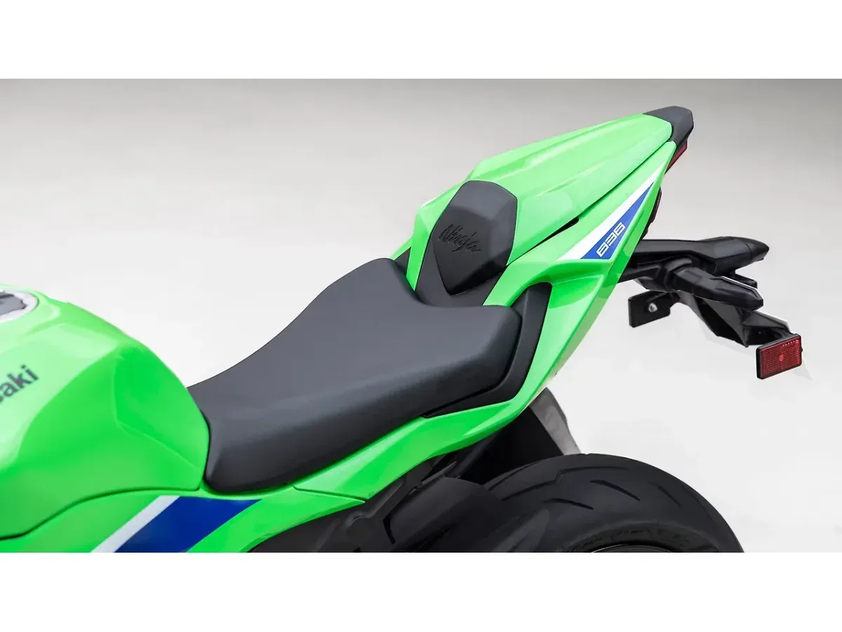Kawasaki Ninja ZX-6R rider seat