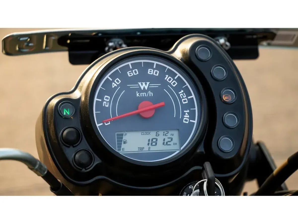 Kawasaki W175 digital odometer display