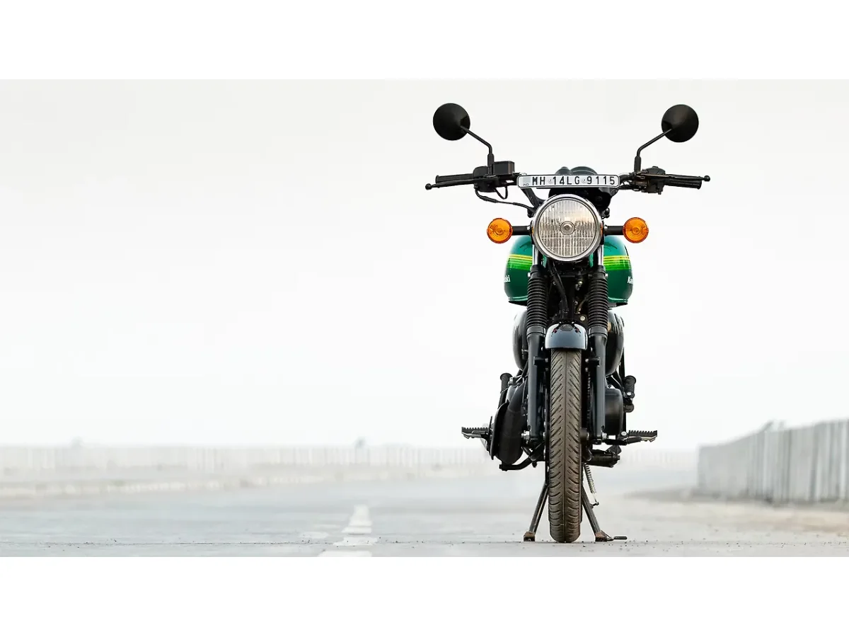Kawasaki W175 front view