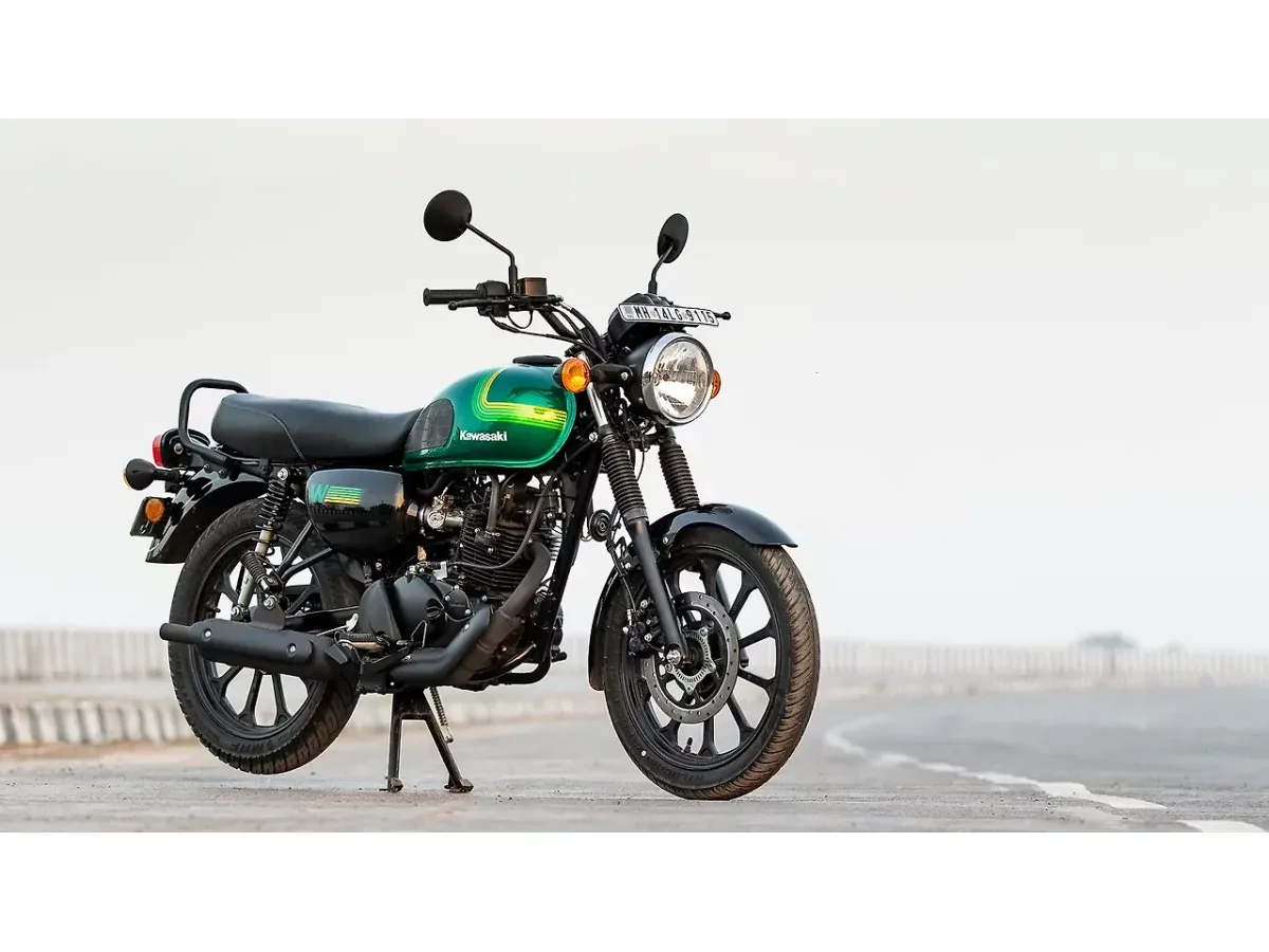 Kawasaki W175 left front three quarter view