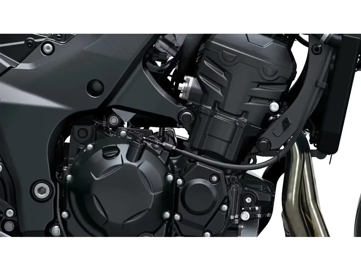 Kawasaki Z1100 engine right side