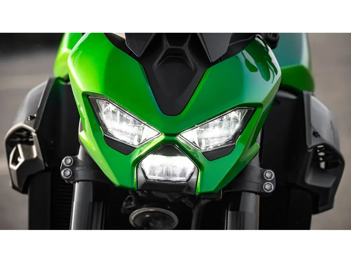 Kawasaki Z900 LED daytime running lamps