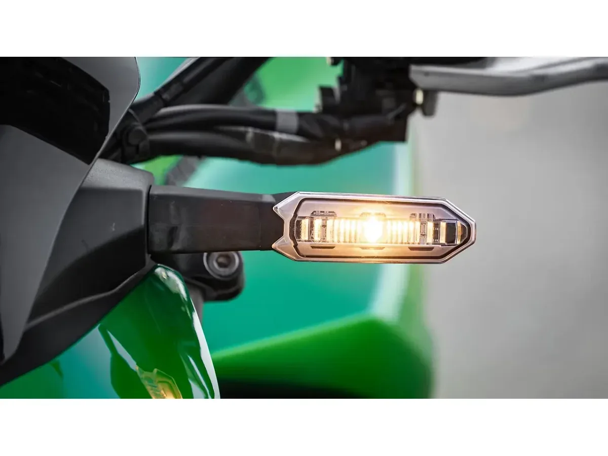 Kawasaki Z900 LED front turn indicator