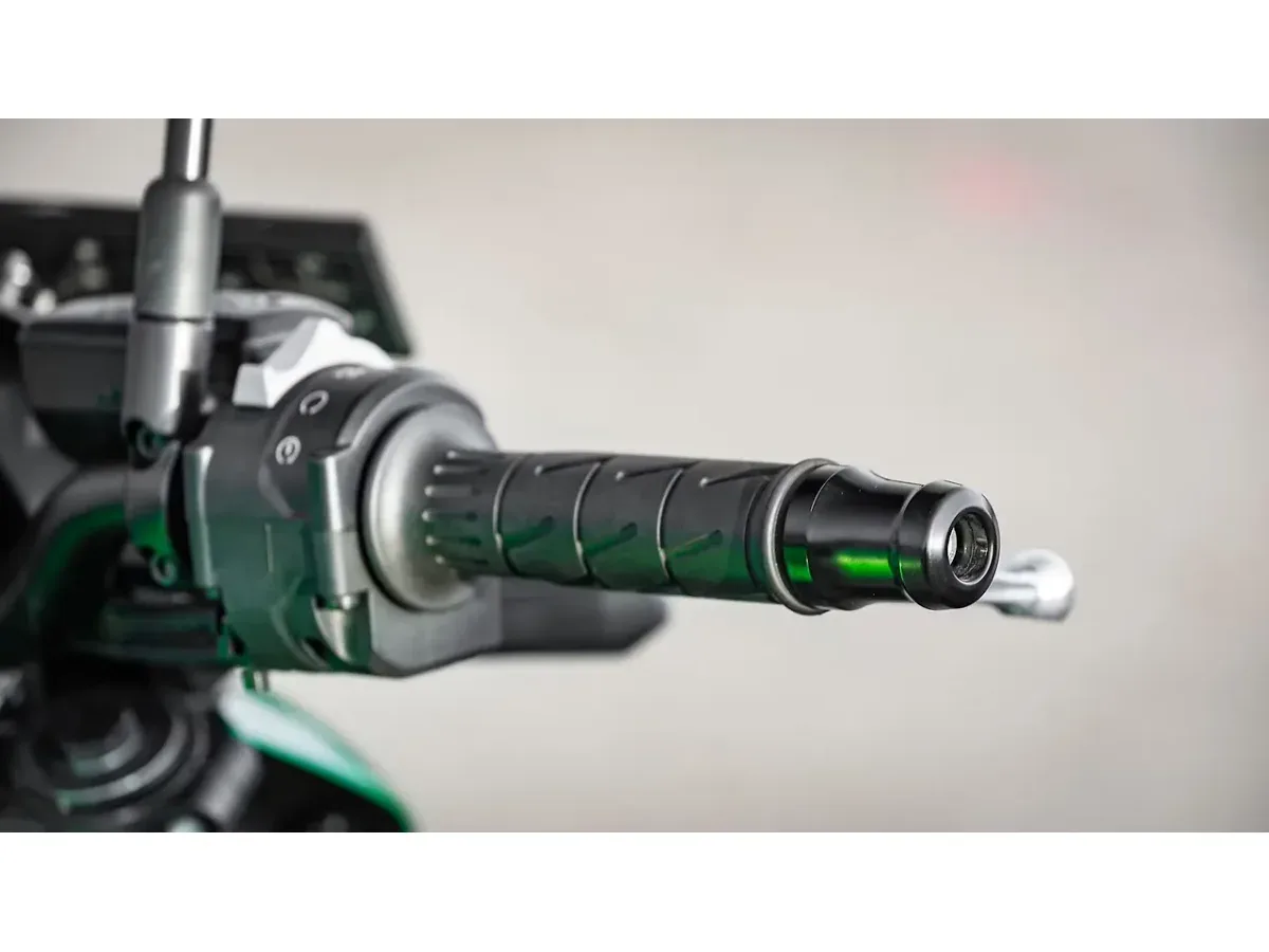 Kawasaki Z900 right handlebar bar-end weight