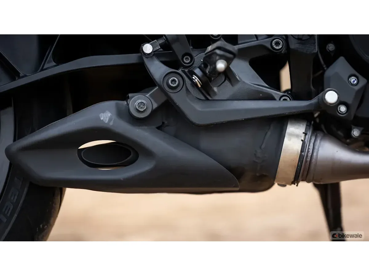 KTM 250 Duke exhaust and muffler