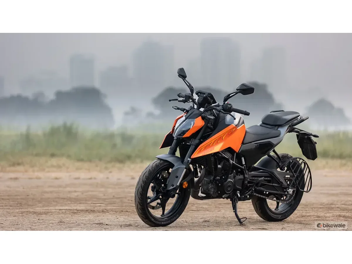 KTM 250 Duke front three-quarter left view