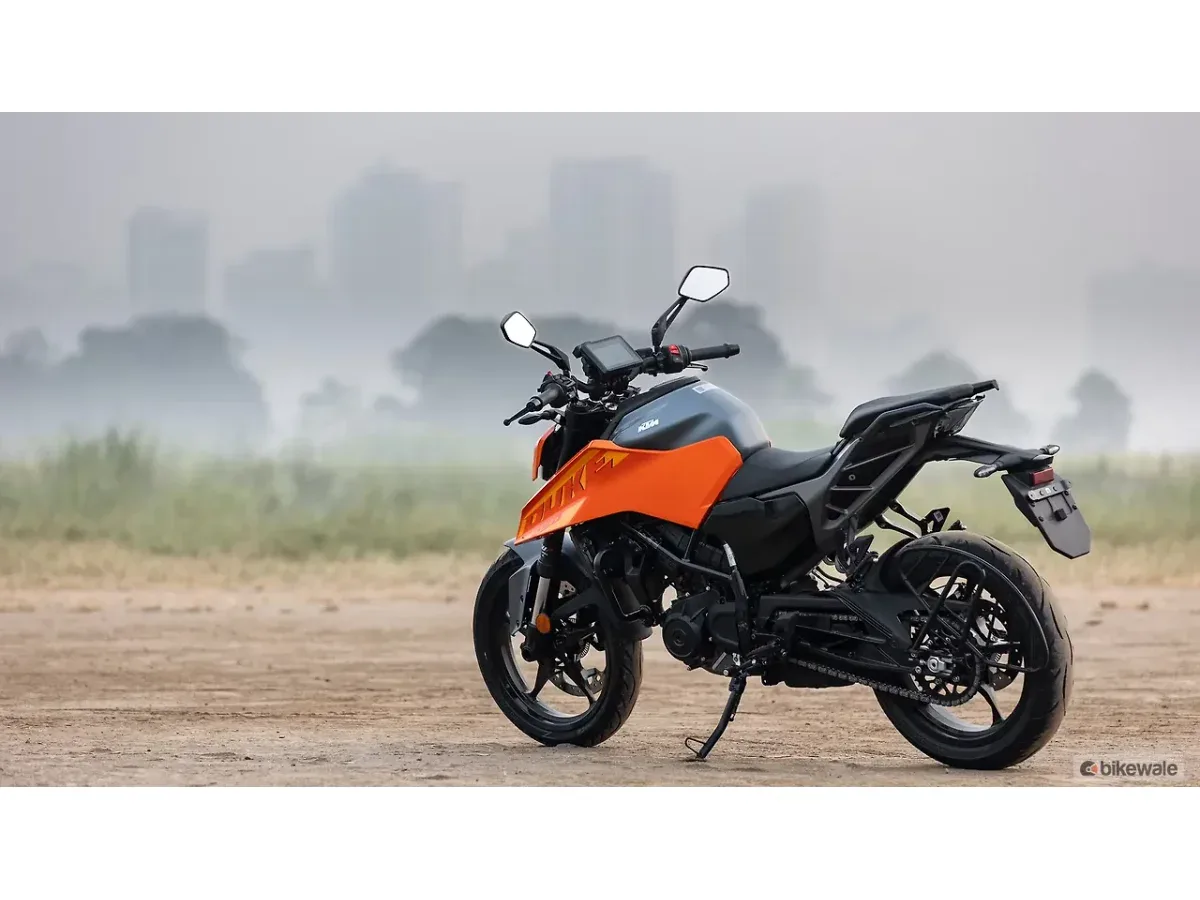 KTM 250 Duke rear three-quarter left view