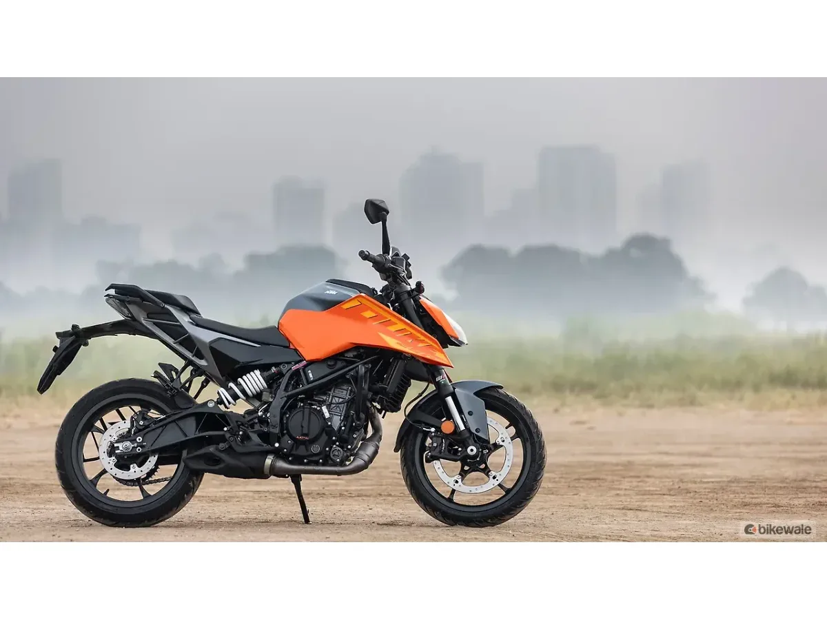 KTM 250 Duke right side view outdoors