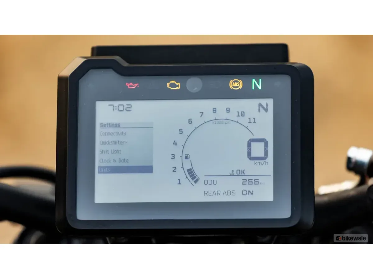 KTM 250 Duke TFT instrument cluster