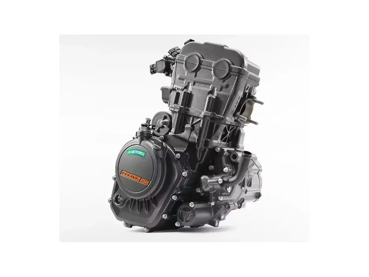 KTM RC 200 engine right side