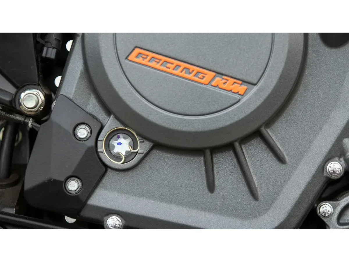 KTM RC 390 engine oil sight glass