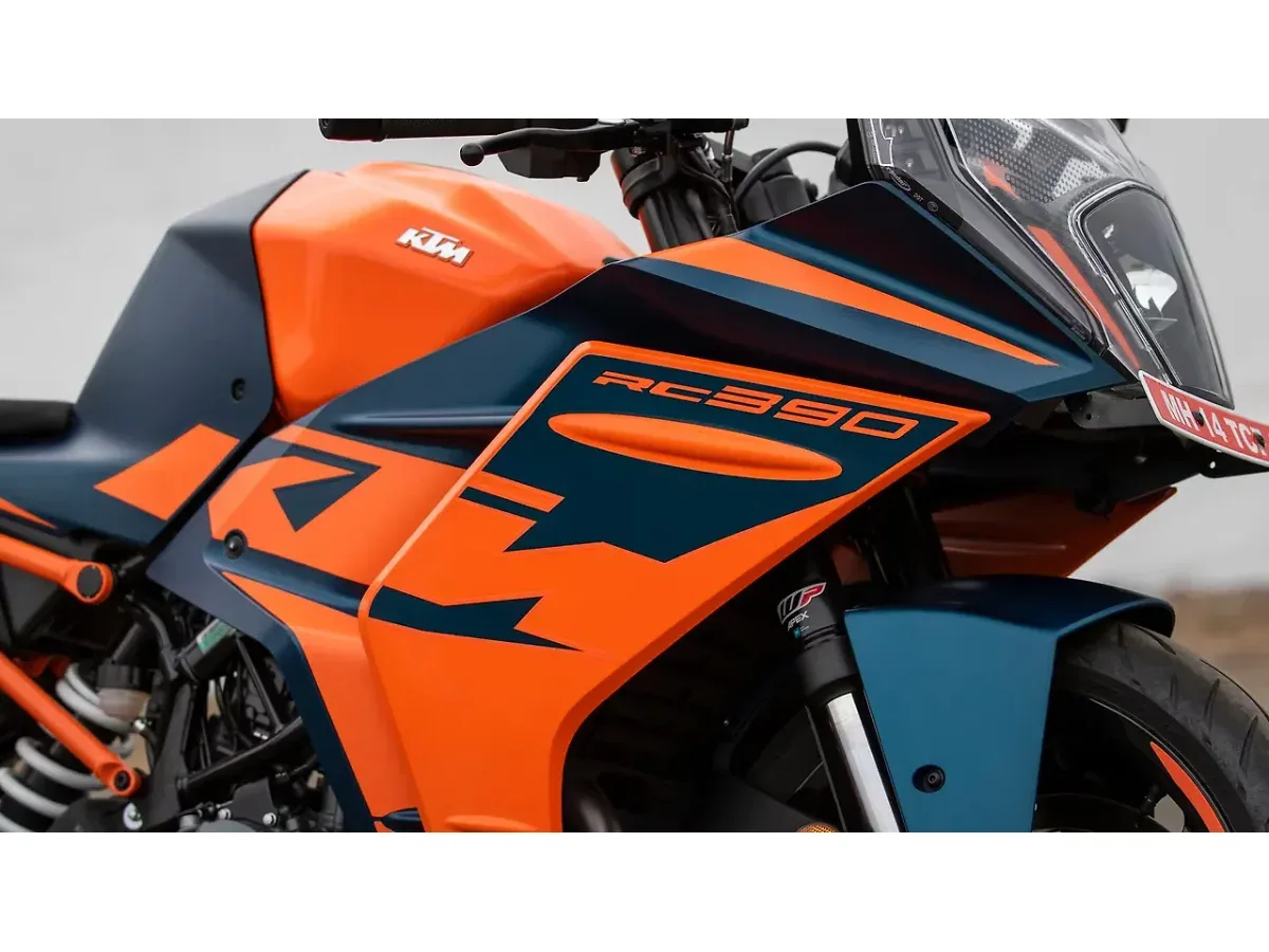 KTM RC 390 side fairing graphics