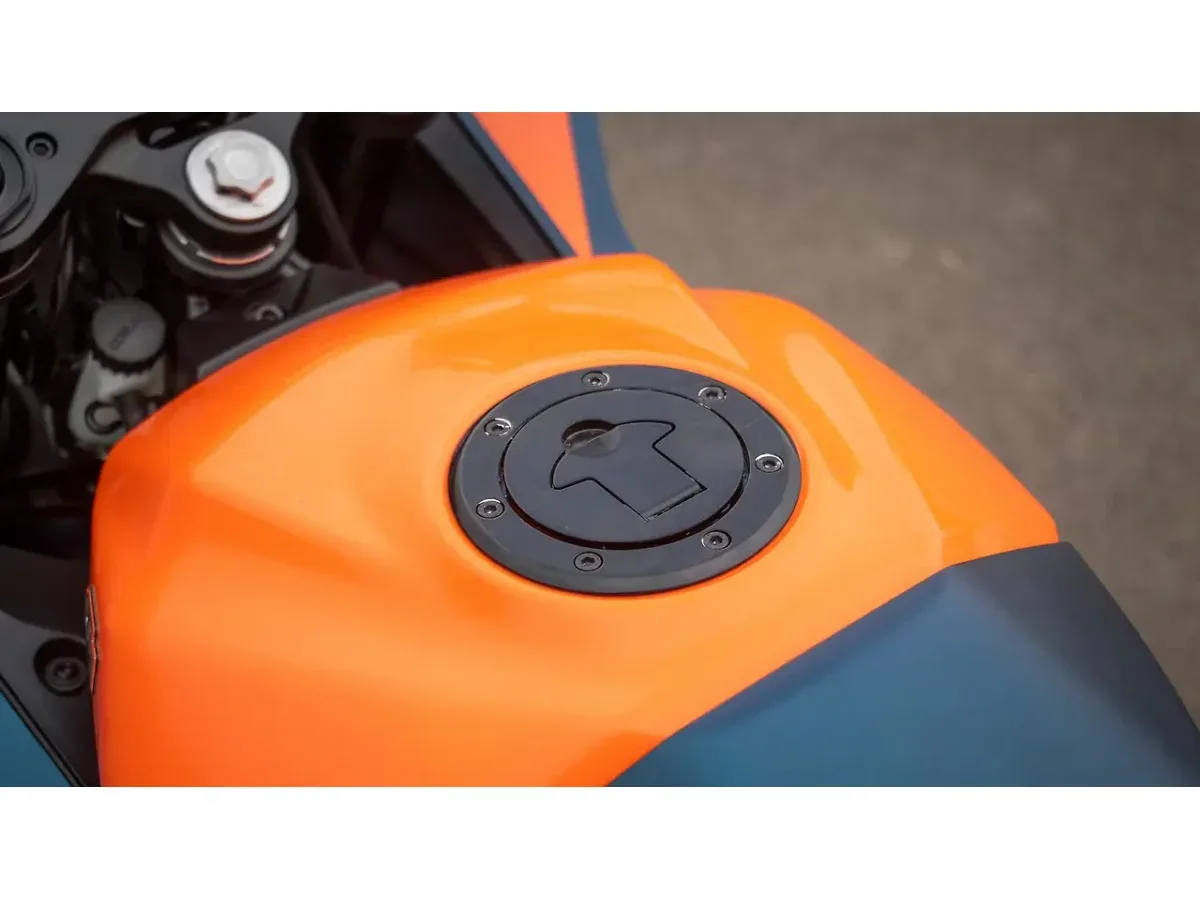 KTM RC 390 fuel tank cap