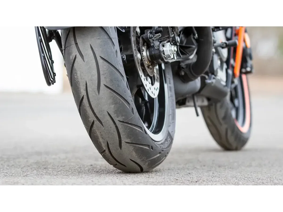 KTM RC 390 rear tyre