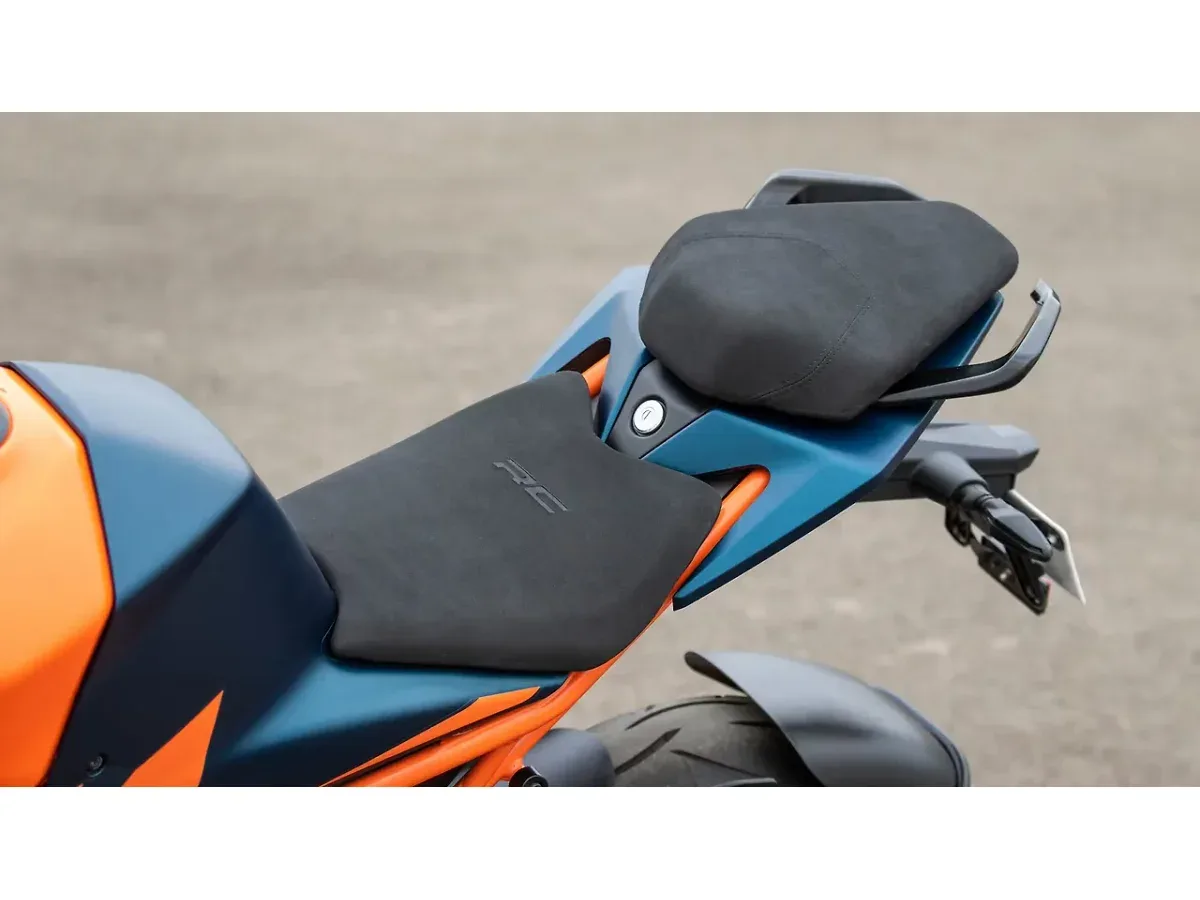 KTM RC 390 split seat