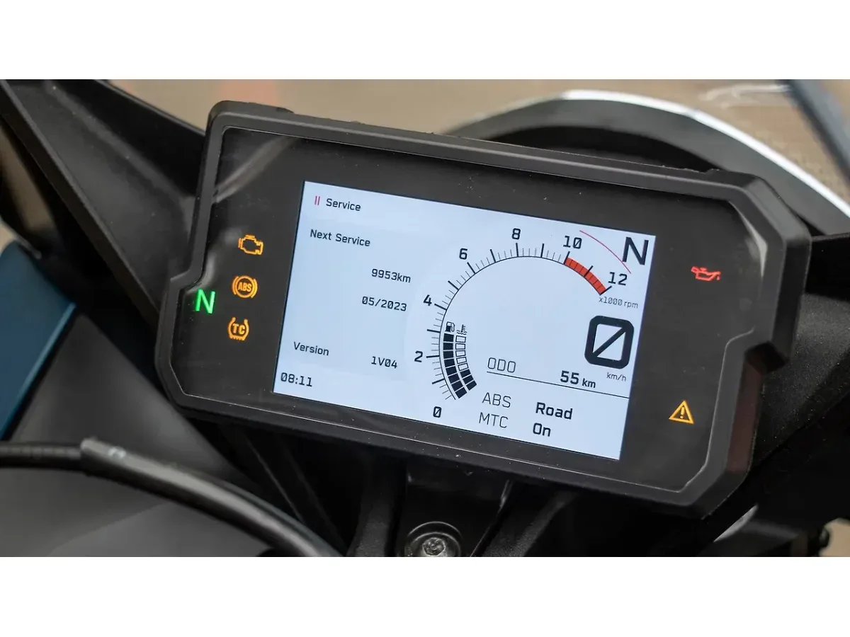 KTM RC 390 TFT instrument cluster