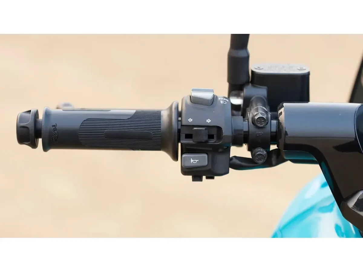 River Indie left handlebar grip