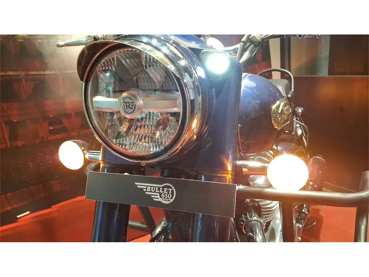 Royal Enfield Bullet 650 front turn indicator