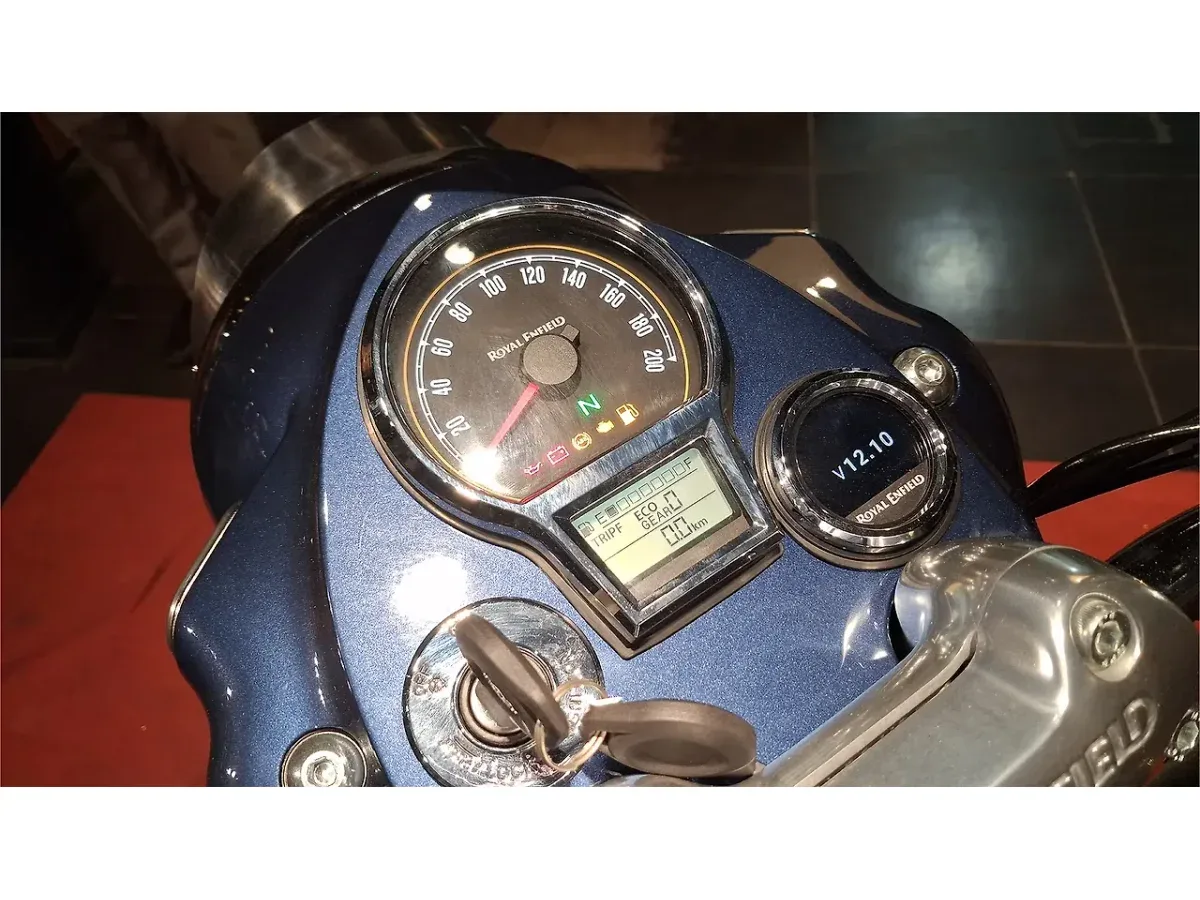 Royal Enfield Bullet 650 instrument cluster