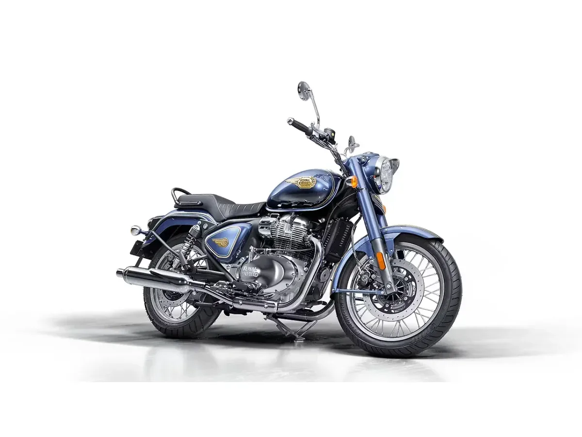 Royal Enfield Bullet 650 right front three-quarter view