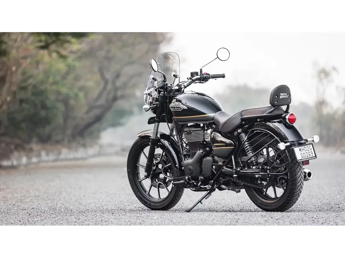 Royal Enfield Meteor 350 left rear three-quarter view