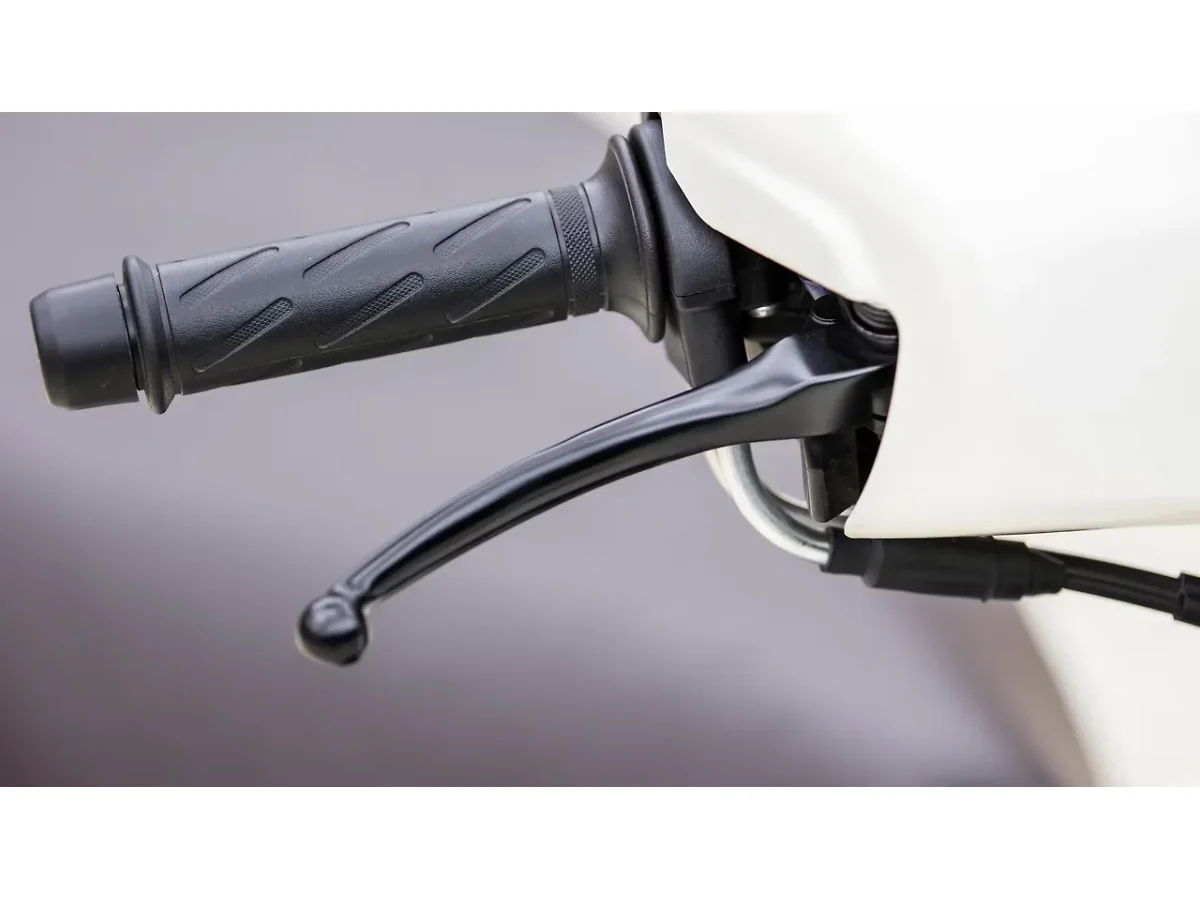 Suzuki Access 125 front brake lever