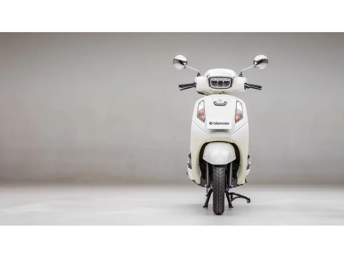 Suzuki Access 125 front view