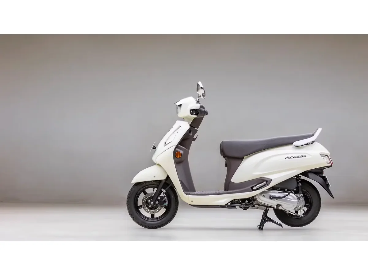 Suzuki Access 125 left side view