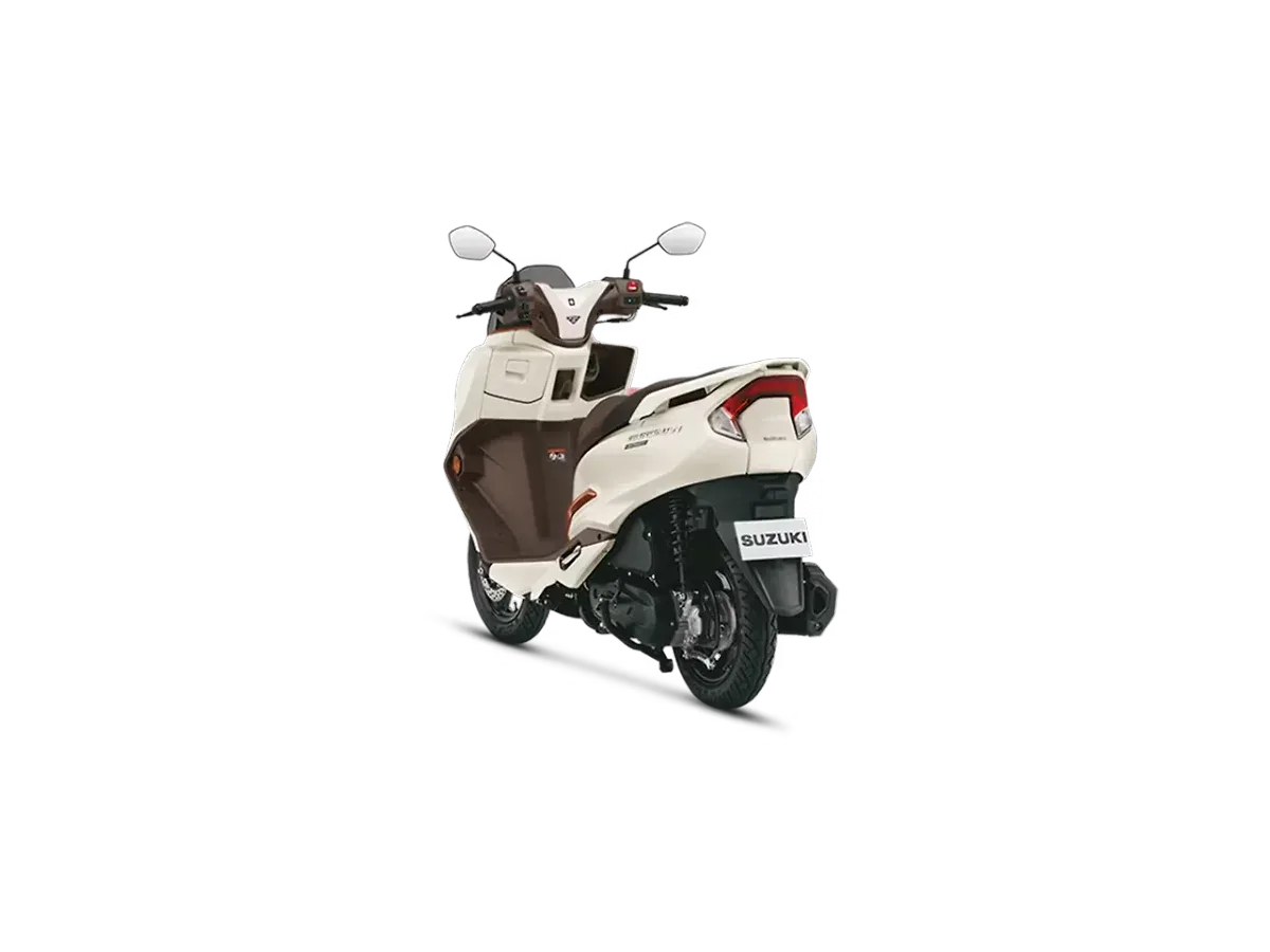 Suzuki Burgman Street 125 left rear three-quarter view